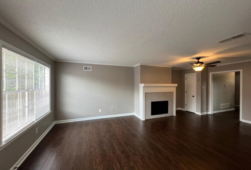5995 LOFTY OAK DR, Memphis, Tennessee 38115, 3 Bedrooms Bedrooms, 6 Rooms Rooms,2.1 BathroomsBathrooms,Residential,For Sale,LOFTY OAK,10178209