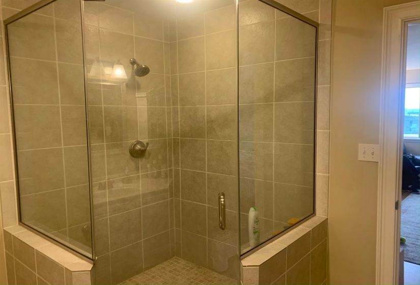 655 RIVERSIDE DR, Memphis, Tennessee 38103, 2 Bedrooms Bedrooms, 4 Rooms Rooms,2 BathroomsBathrooms,Residential,For Sale,RIVERSIDE,10182025