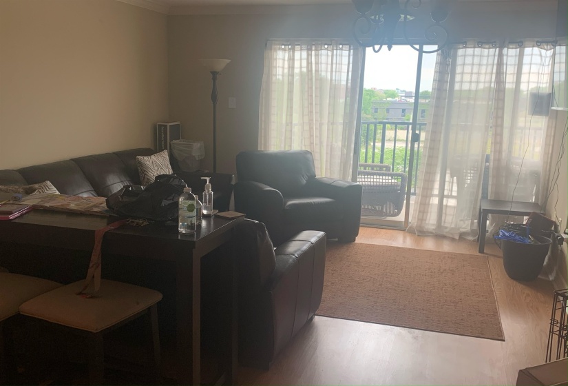 655 RIVERSIDE DR, Memphis, Tennessee 38103, 2 Bedrooms Bedrooms, 4 Rooms Rooms,2 BathroomsBathrooms,Residential,For Sale,RIVERSIDE,10182025