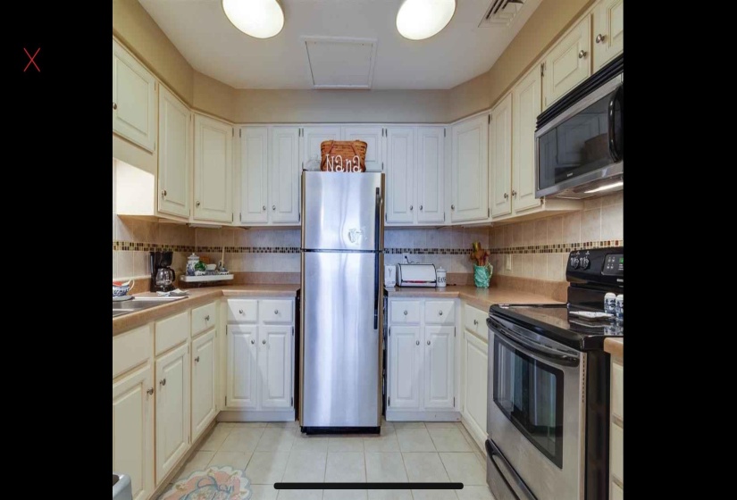 655 RIVERSIDE DR, Memphis, Tennessee 38103, 2 Bedrooms Bedrooms, 4 Rooms Rooms,2 BathroomsBathrooms,Residential,For Sale,RIVERSIDE,10182025