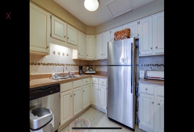 655 RIVERSIDE DR, Memphis, Tennessee 38103, 2 Bedrooms Bedrooms, 4 Rooms Rooms,2 BathroomsBathrooms,Residential,For Sale,RIVERSIDE,10182025