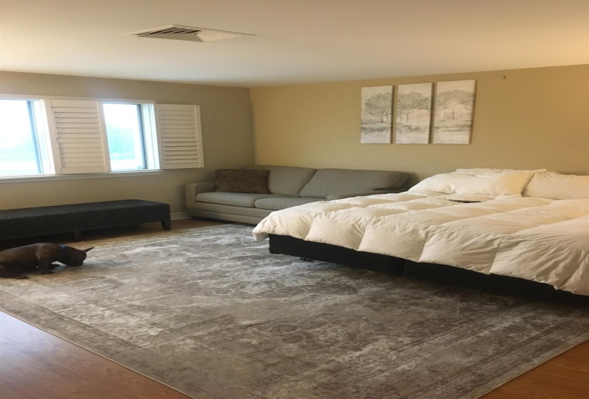 655 RIVERSIDE DR, Memphis, Tennessee 38103, 2 Bedrooms Bedrooms, 4 Rooms Rooms,2 BathroomsBathrooms,Residential,For Sale,RIVERSIDE,10182025
