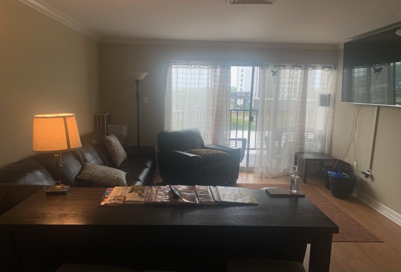 655 RIVERSIDE DR, Memphis, Tennessee 38103, 2 Bedrooms Bedrooms, 4 Rooms Rooms,2 BathroomsBathrooms,Residential,For Sale,RIVERSIDE,10182025