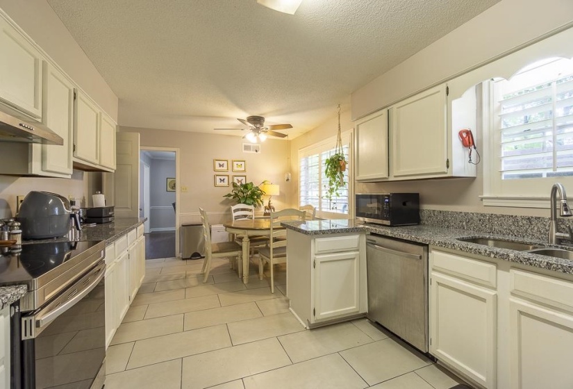 So much cabinet and counter space!