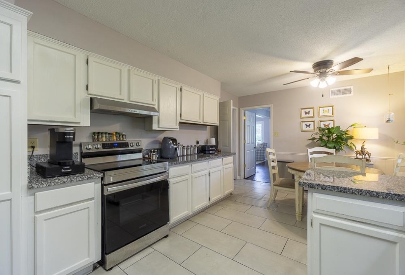 7150 WOODRIDGE LN, Germantown, Tennessee 38138, 5 Bedrooms Bedrooms, 9 Rooms Rooms,3 BathroomsBathrooms,Residential,For Sale,WOODRIDGE,10182474