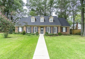 7150 WOODRIDGE LN, Germantown, Tennessee 38138, 5 Bedrooms Bedrooms, 9 Rooms Rooms,3 BathroomsBathrooms,Residential,For Sale,WOODRIDGE,10182474
