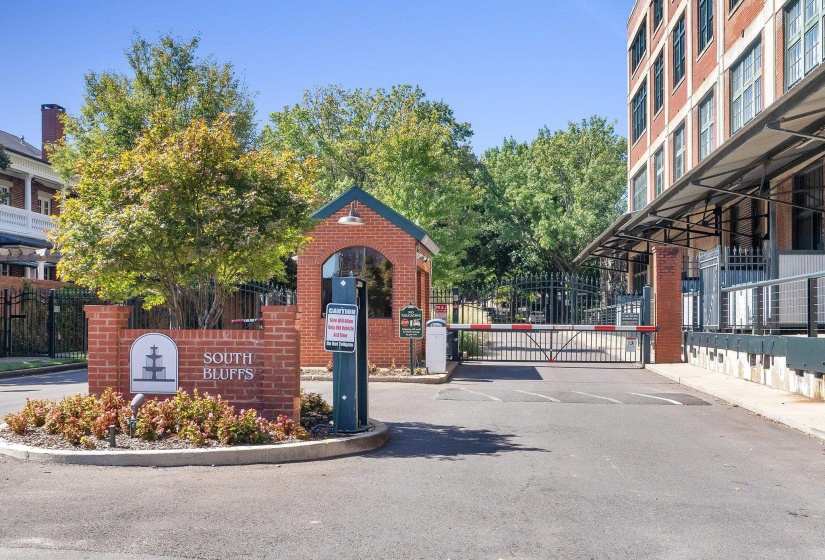 505 TENNESSEE ST, Memphis, Tennessee 38103, 1 Bedroom Bedrooms, 5 Rooms Rooms,1 BathroomBathrooms,Residential,For Sale,TENNESSEE,10182626