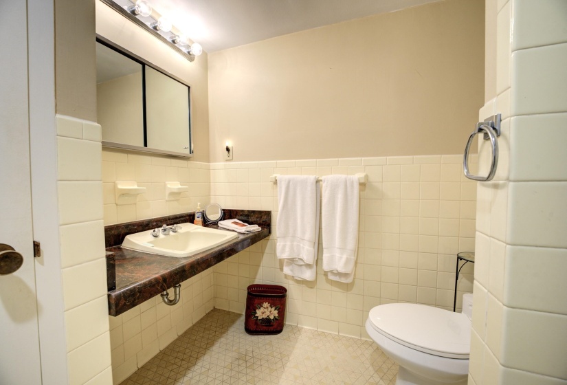 1960 PARKWAY AVE, Memphis, Tennessee 38112, 2 Bedrooms Bedrooms, 5 Rooms Rooms,2 BathroomsBathrooms,Residential,For Sale,PARKWAY,10182683