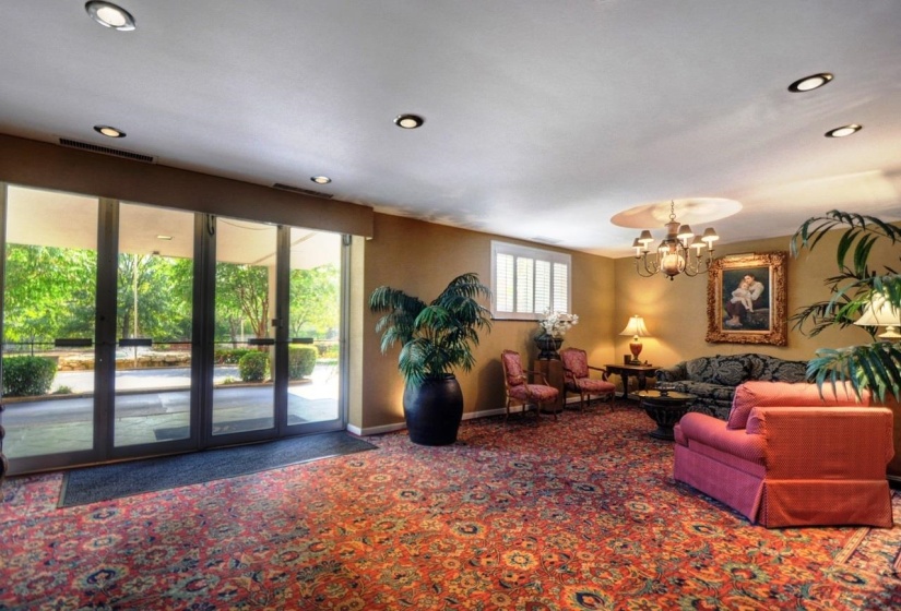 1960 PARKWAY AVE, Memphis, Tennessee 38112, 2 Bedrooms Bedrooms, 5 Rooms Rooms,2 BathroomsBathrooms,Residential,For Sale,PARKWAY,10182683