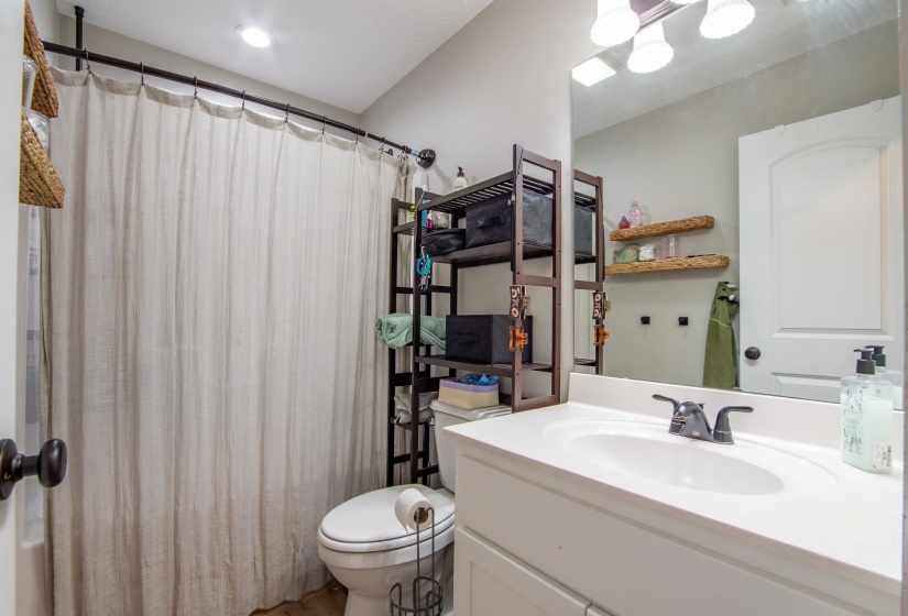 15 BAYBERRY CV, Savannah, Tennessee 38372, 3 Bedrooms Bedrooms, 6 Rooms Rooms,2 BathroomsBathrooms,Residential,For Sale,BAYBERRY,10183743
