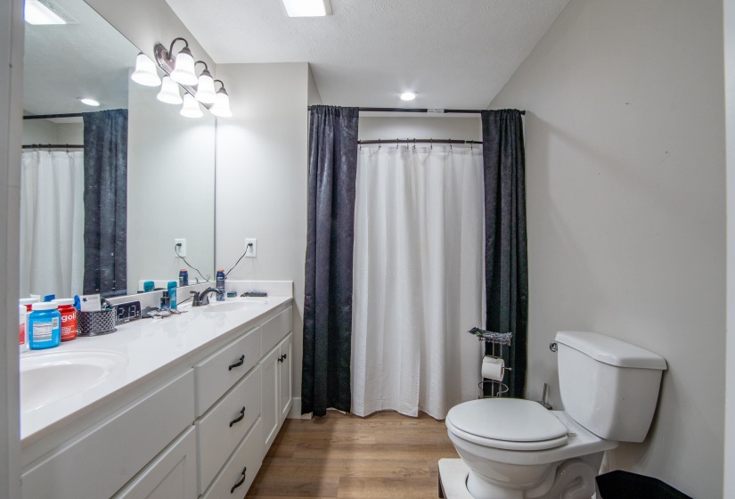 15 BAYBERRY CV, Savannah, Tennessee 38372, 3 Bedrooms Bedrooms, 6 Rooms Rooms,2 BathroomsBathrooms,Residential,For Sale,BAYBERRY,10183743