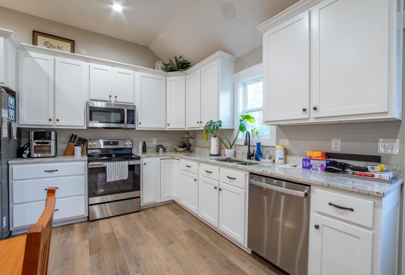 15 BAYBERRY CV, Savannah, Tennessee 38372, 3 Bedrooms Bedrooms, 6 Rooms Rooms,2 BathroomsBathrooms,Residential,For Sale,BAYBERRY,10183743