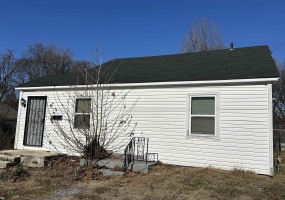 44 PEEBLES RD, Memphis, Tennessee 38109, 4 Bedrooms Bedrooms, 7 Rooms Rooms,1 BathroomBathrooms,Residential,For Sale,PEEBLES,10183811