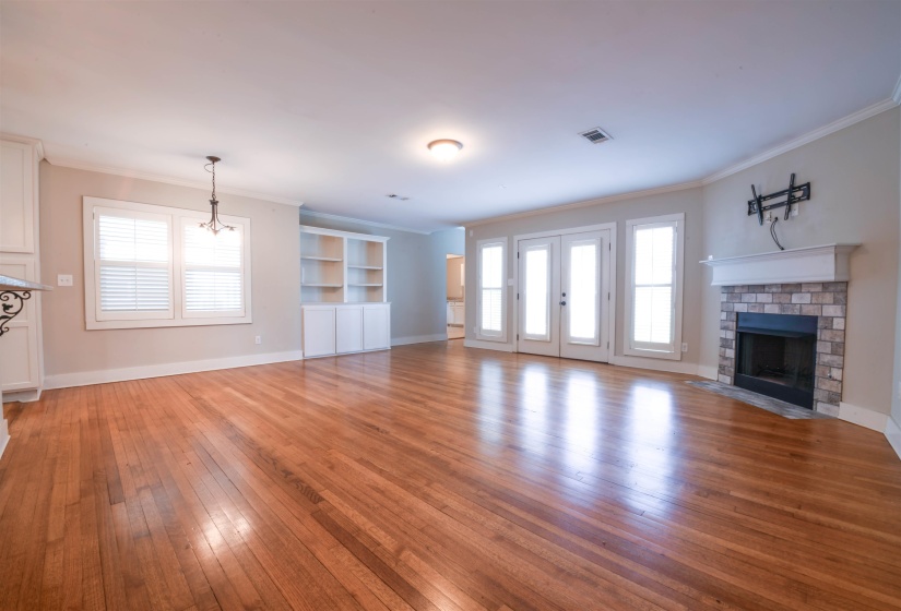 4543 CHARLESWOOD AVE, Memphis, Tennessee 38117, 4 Bedrooms Bedrooms, 7 Rooms Rooms,2.1 BathroomsBathrooms,Residential,For Sale,CHARLESWOOD,10183824