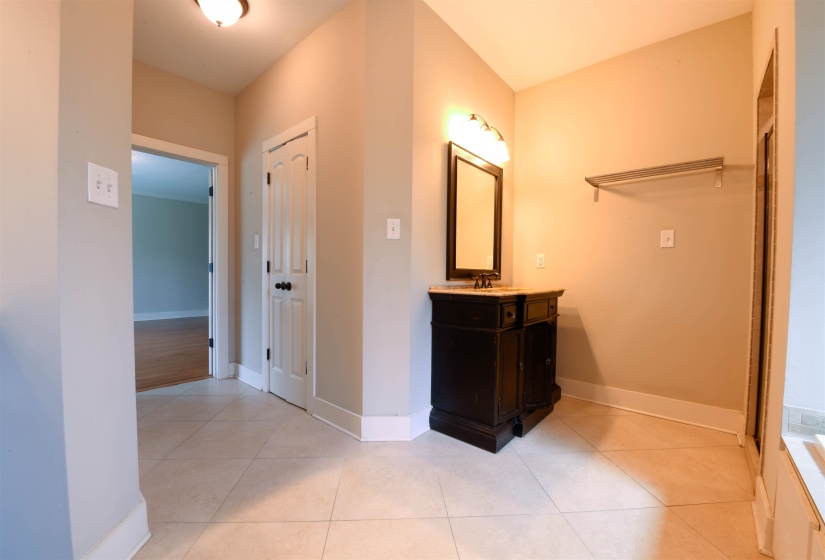4543 CHARLESWOOD AVE, Memphis, Tennessee 38117, 4 Bedrooms Bedrooms, 7 Rooms Rooms,2.1 BathroomsBathrooms,Residential,For Sale,CHARLESWOOD,10183824