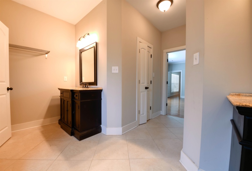 4543 CHARLESWOOD AVE, Memphis, Tennessee 38117, 4 Bedrooms Bedrooms, 7 Rooms Rooms,2.1 BathroomsBathrooms,Residential,For Sale,CHARLESWOOD,10183824