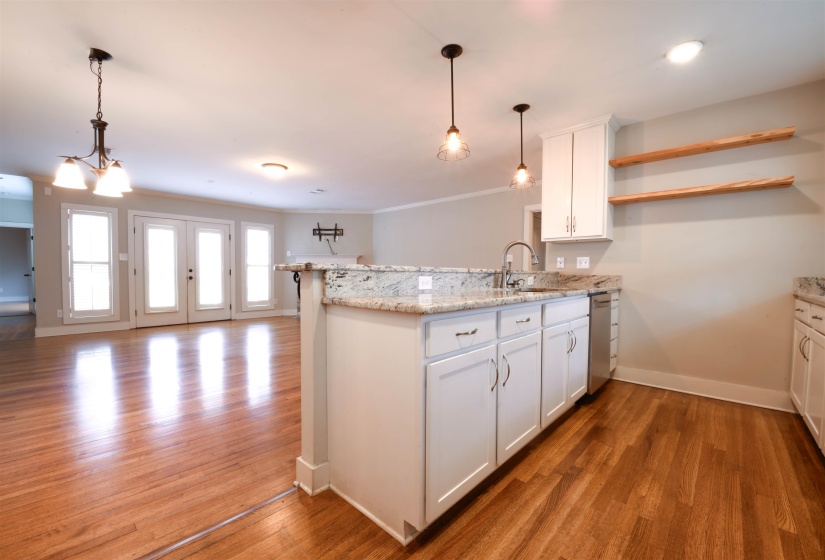 4543 CHARLESWOOD AVE, Memphis, Tennessee 38117, 4 Bedrooms Bedrooms, 7 Rooms Rooms,2.1 BathroomsBathrooms,Residential,For Sale,CHARLESWOOD,10183824
