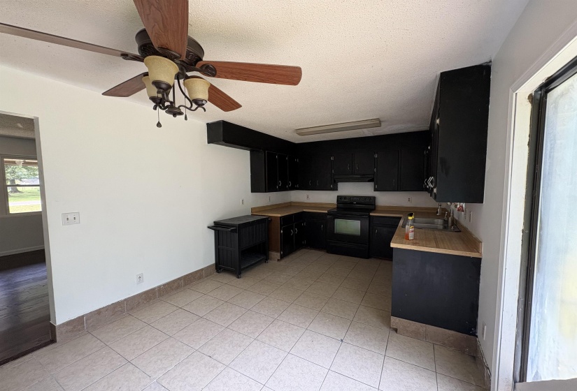 265 GAREY LOOP, Savannah, Tennessee 38372-1697, 3 Bedrooms Bedrooms, 7 Rooms Rooms,2 BathroomsBathrooms,Residential,For Sale,GAREY,10183886