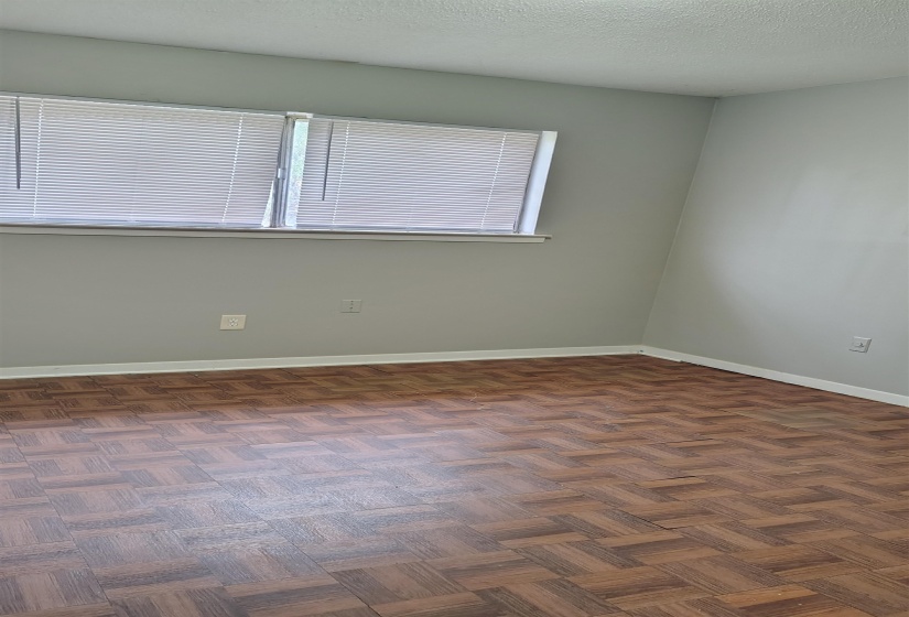 Spare room featuring a textured ceiling