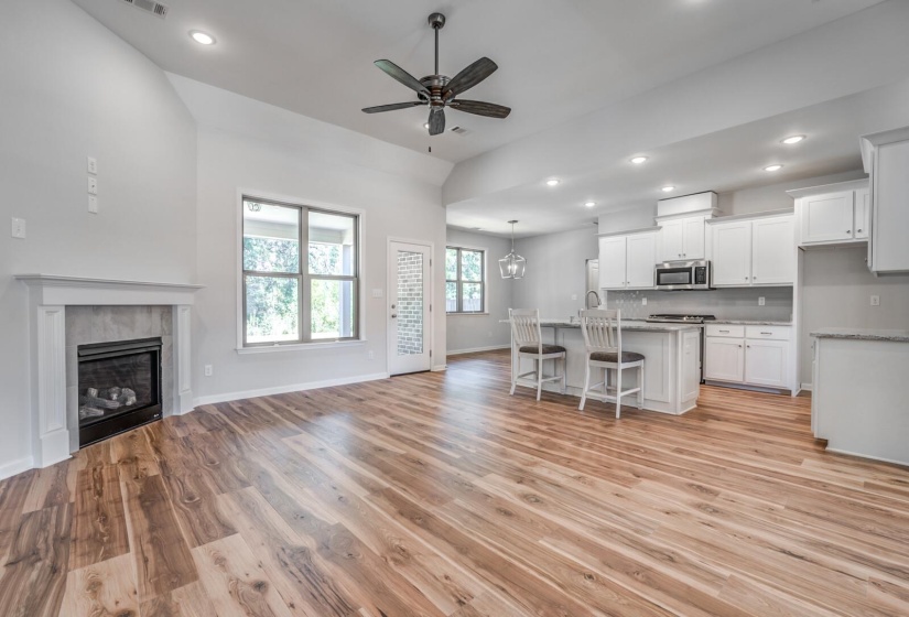 60 SUGALINA VALLEY DR, Oakland, Tennessee 38060, 4 Bedrooms Bedrooms, 10 Rooms Rooms,3 BathroomsBathrooms,Residential,For Sale,SUGALINA VALLEY,10186424