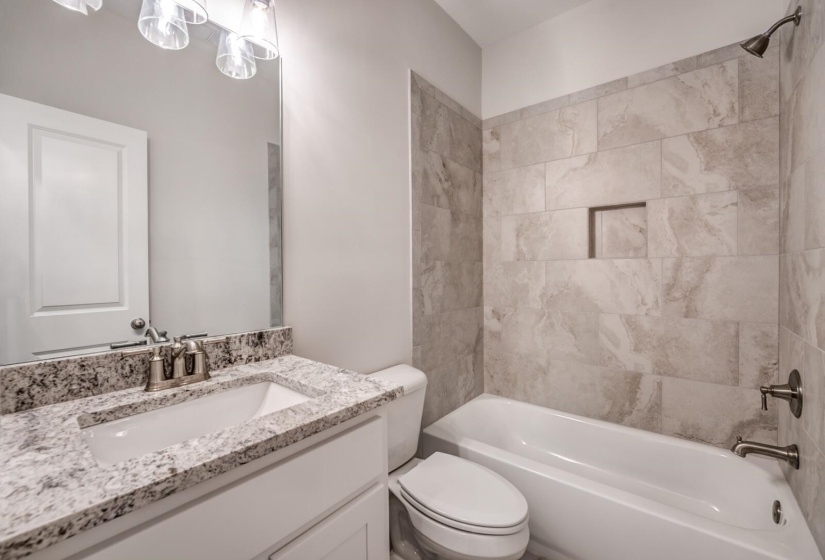 60 SUGALINA VALLEY DR, Oakland, Tennessee 38060, 4 Bedrooms Bedrooms, 10 Rooms Rooms,3 BathroomsBathrooms,Residential,For Sale,SUGALINA VALLEY,10186424