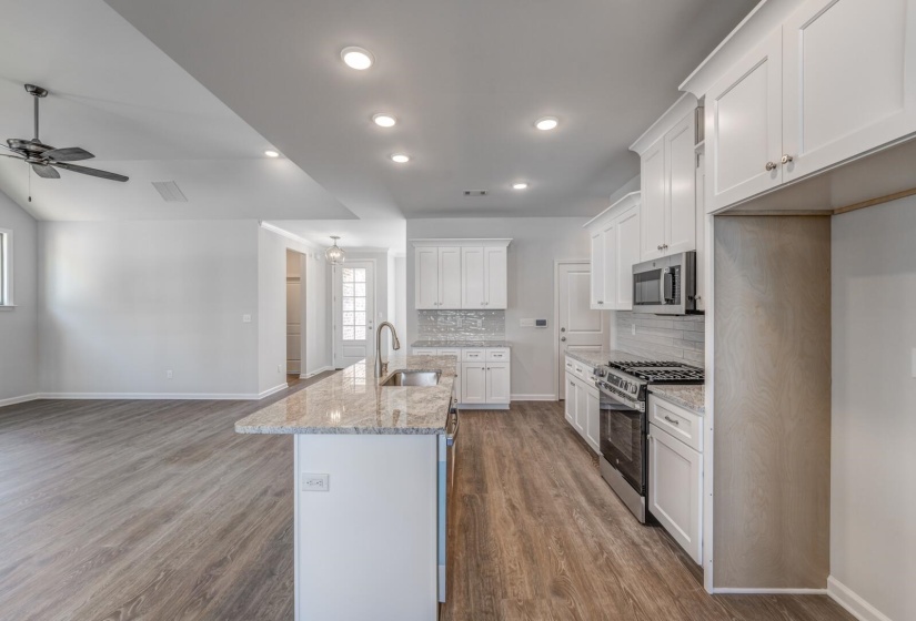 50 SUGALINA VALLEY DR, Oakland, Tennessee 38060, 4 Bedrooms Bedrooms, 10 Rooms Rooms,3 BathroomsBathrooms,Residential,For Sale,SUGALINA VALLEY,10186434