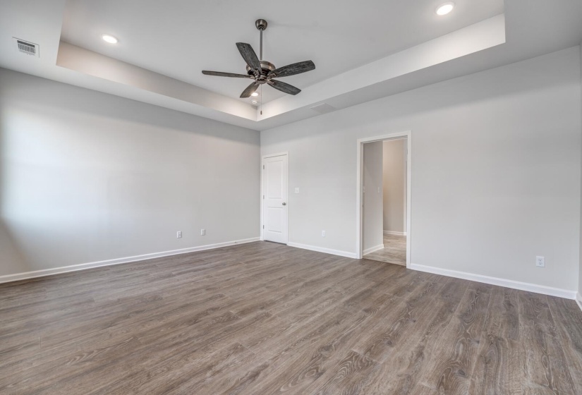 50 SUGALINA VALLEY DR, Oakland, Tennessee 38060, 4 Bedrooms Bedrooms, 10 Rooms Rooms,3 BathroomsBathrooms,Residential,For Sale,SUGALINA VALLEY,10186434