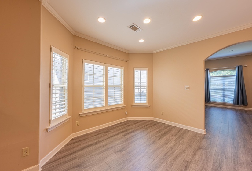 5231 NEWTON OAK CIR, Memphis, Tennessee 38117, 4 Bedrooms Bedrooms, 7 Rooms Rooms,2.1 BathroomsBathrooms,Residential,For Sale,NEWTON OAK,10187017