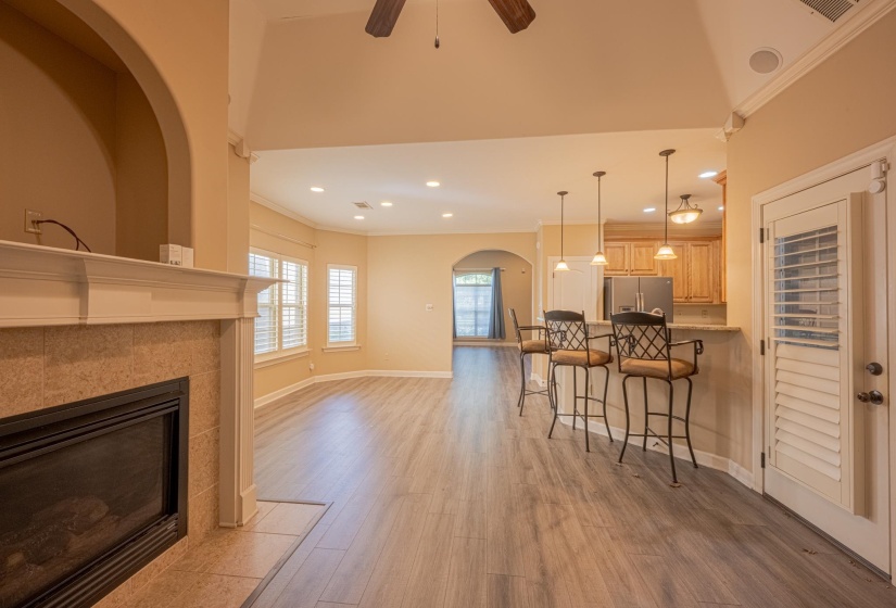 5231 NEWTON OAK CIR, Memphis, Tennessee 38117, 4 Bedrooms Bedrooms, 7 Rooms Rooms,2.1 BathroomsBathrooms,Residential,For Sale,NEWTON OAK,10187017