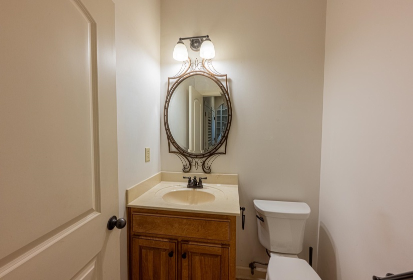 5231 NEWTON OAK CIR, Memphis, Tennessee 38117, 4 Bedrooms Bedrooms, 7 Rooms Rooms,2.1 BathroomsBathrooms,Residential,For Sale,NEWTON OAK,10187017