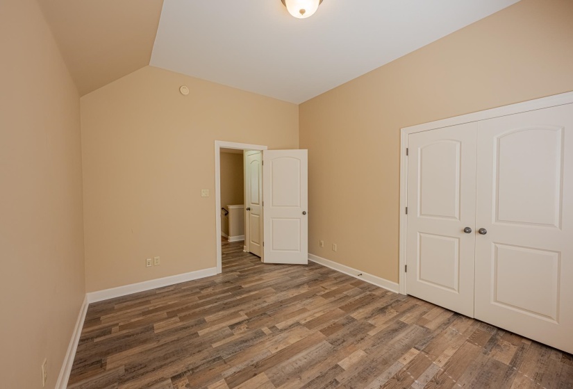 5231 NEWTON OAK CIR, Memphis, Tennessee 38117, 4 Bedrooms Bedrooms, 7 Rooms Rooms,2.1 BathroomsBathrooms,Residential,For Sale,NEWTON OAK,10187017