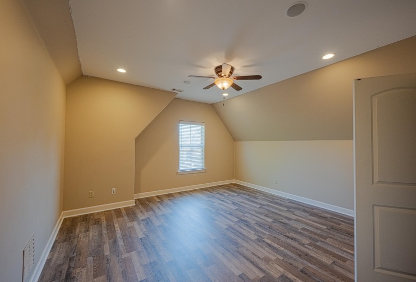 5231 NEWTON OAK CIR, Memphis, Tennessee 38117, 4 Bedrooms Bedrooms, 7 Rooms Rooms,2.1 BathroomsBathrooms,Residential,For Sale,NEWTON OAK,10187017