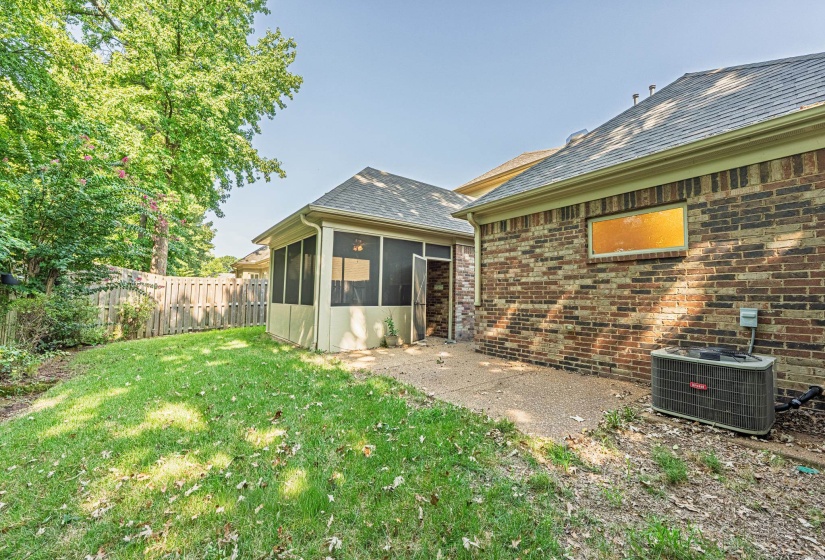 5231 NEWTON OAK CIR, Memphis, Tennessee 38117, 4 Bedrooms Bedrooms, 7 Rooms Rooms,2.1 BathroomsBathrooms,Residential,For Sale,NEWTON OAK,10187017