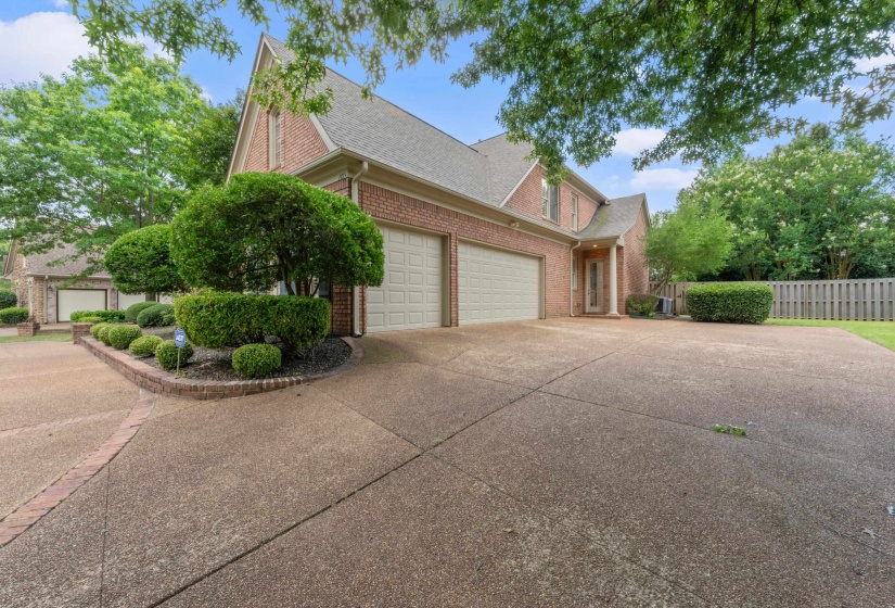 1715 POWELL RUN CV, Collierville, Tennessee 38017, 4 Bedrooms Bedrooms, 9 Rooms Rooms,3.1 BathroomsBathrooms,Residential,For Sale,POWELL RUN,10187201