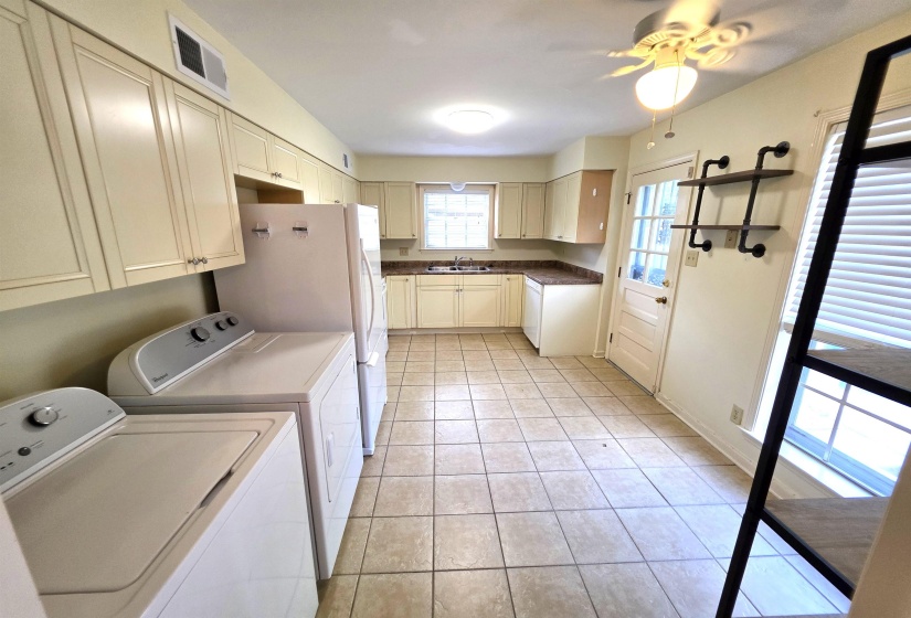 363 FENWICK RD, Memphis, Tennessee 38111, 3 Bedrooms Bedrooms, 5 Rooms Rooms,2 BathroomsBathrooms,Rental Properties,For Sale,FENWICK,10187641