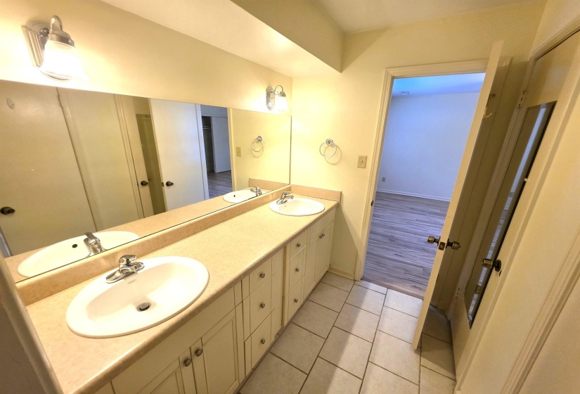 363 FENWICK RD, Memphis, Tennessee 38111, 3 Bedrooms Bedrooms, 5 Rooms Rooms,2 BathroomsBathrooms,Rental Properties,For Sale,FENWICK,10187641