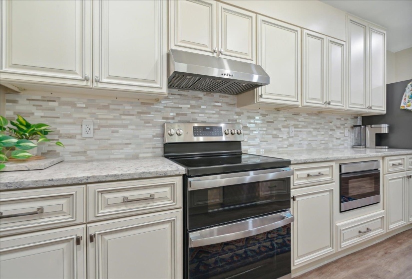 1218 MERRYCREST DR, Memphis, Tennessee 38111, 3 Bedrooms Bedrooms, 7 Rooms Rooms,3 BathroomsBathrooms,Residential,For Sale,MERRYCREST,10187639