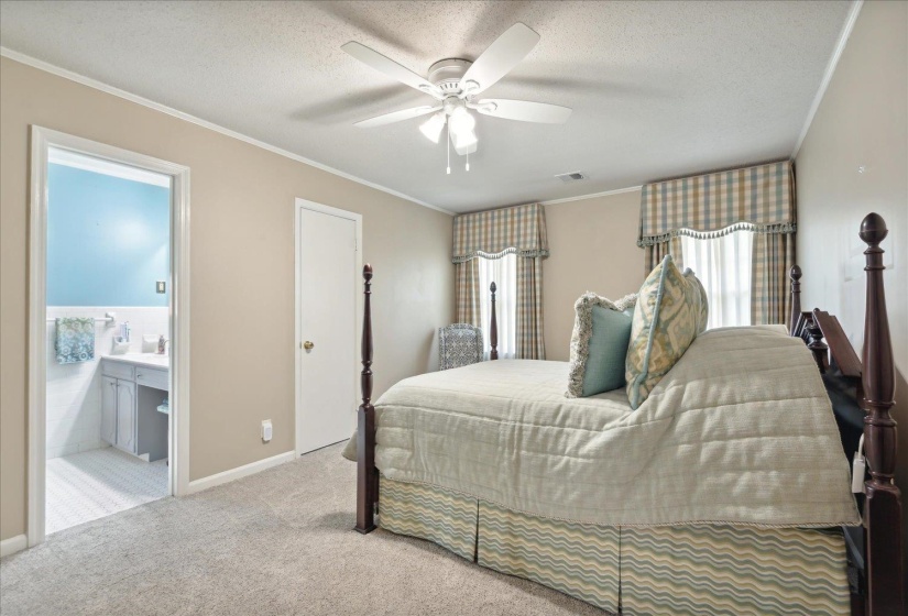 1218 MERRYCREST DR, Memphis, Tennessee 38111, 3 Bedrooms Bedrooms, 7 Rooms Rooms,3 BathroomsBathrooms,Residential,For Sale,MERRYCREST,10187639