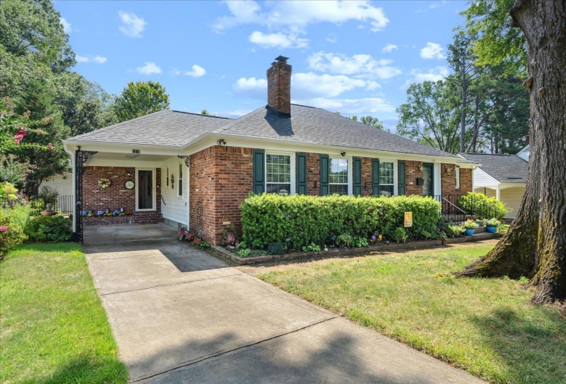1218 MERRYCREST DR, Memphis, Tennessee 38111, 3 Bedrooms Bedrooms, 7 Rooms Rooms,3 BathroomsBathrooms,Residential,For Sale,MERRYCREST,10187639
