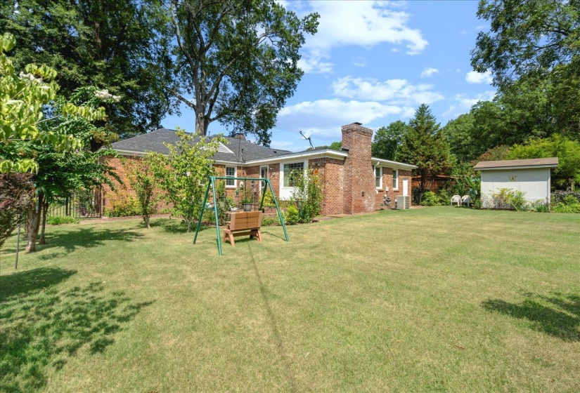 1218 MERRYCREST DR, Memphis, Tennessee 38111, 3 Bedrooms Bedrooms, 7 Rooms Rooms,3 BathroomsBathrooms,Residential,For Sale,MERRYCREST,10187639