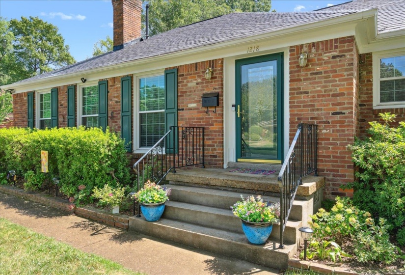 1218 MERRYCREST DR, Memphis, Tennessee 38111, 3 Bedrooms Bedrooms, 7 Rooms Rooms,3 BathroomsBathrooms,Residential,For Sale,MERRYCREST,10187639