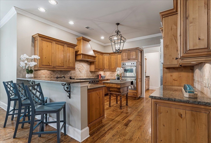 4723 NORMANDY LN, Memphis, Tennessee 38117, 5 Bedrooms Bedrooms, 12 Rooms Rooms,4.1 BathroomsBathrooms,Residential,For Sale,NORMANDY,10188146