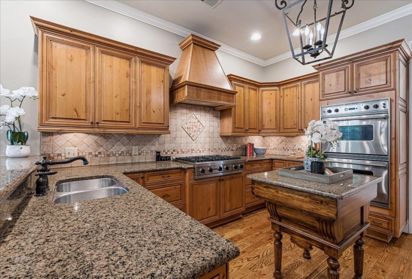 4723 NORMANDY LN, Memphis, Tennessee 38117, 5 Bedrooms Bedrooms, 12 Rooms Rooms,4.1 BathroomsBathrooms,Residential,For Sale,NORMANDY,10188146