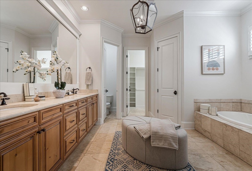 4723 NORMANDY LN, Memphis, Tennessee 38117, 5 Bedrooms Bedrooms, 12 Rooms Rooms,4.1 BathroomsBathrooms,Residential,For Sale,NORMANDY,10188146