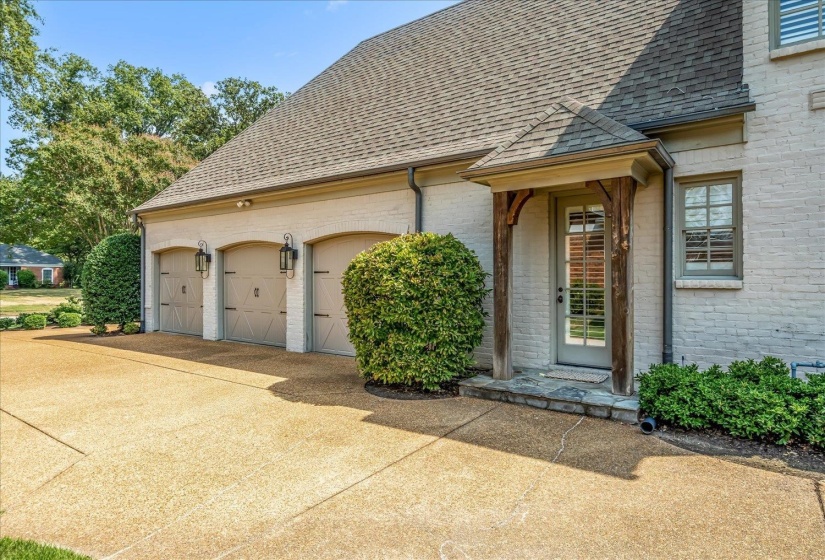4723 NORMANDY LN, Memphis, Tennessee 38117, 5 Bedrooms Bedrooms, 12 Rooms Rooms,4.1 BathroomsBathrooms,Residential,For Sale,NORMANDY,10188146