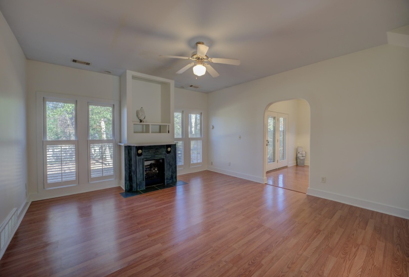 2900 FRANCES PL, Memphis, Tennessee 38111, 3 Bedrooms Bedrooms, 7 Rooms Rooms,3 BathroomsBathrooms,Residential,For Sale,FRANCES,10188233