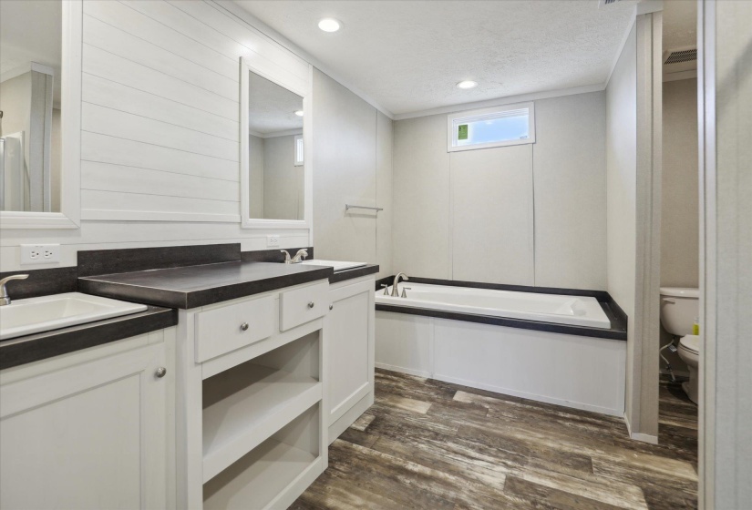 4050 HINGE GATE LN, Memphis, Tennessee 38128, 3 Bedrooms Bedrooms, 7 Rooms Rooms,2 BathroomsBathrooms,Residential,For Sale,HINGE GATE,10188537