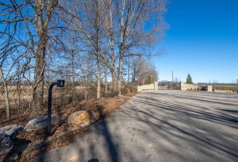 LOT 112 CRAVENS RD, Savannah, Tennessee 38372, ,Land,For Sale,CRAVENS,10188596