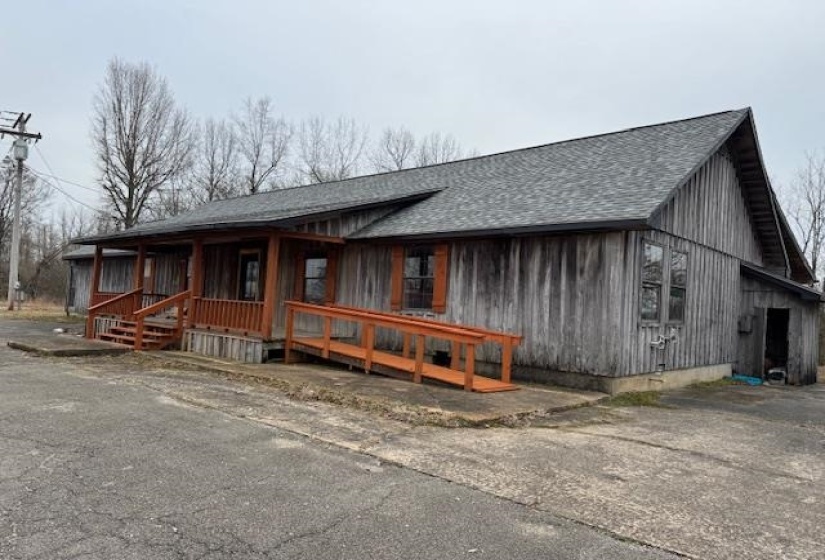 View of front of house featuring a porch