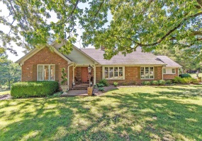 70 YEISER DR, Savannah, Tennessee 38372, 4 Bedrooms Bedrooms, 10 Rooms Rooms,3 BathroomsBathrooms,Residential,For Sale,YEISER,10189634